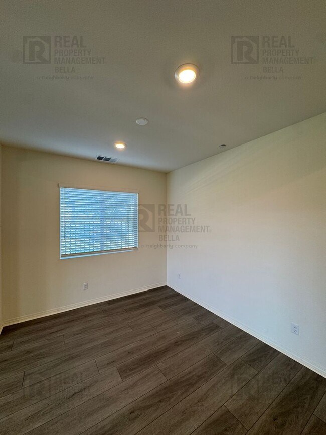 Photo - Cul-De-Sac Home in Heritage Lake Featuring Downstairs Bedroom & Bath + Loft