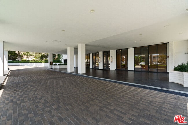 Photo - 7135 Hollywood Blvd Unit 402