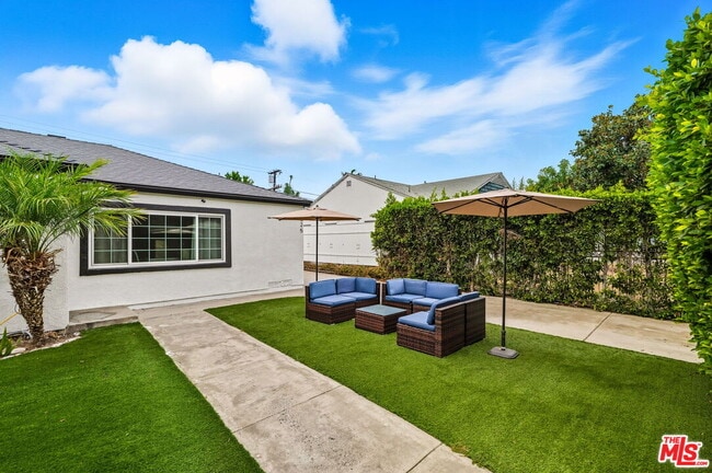 Photo - 6327 Babcock Ave