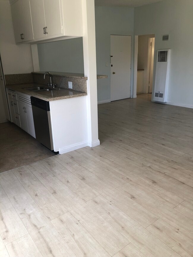 Photo - 11815 Goshen Ave Unit 4