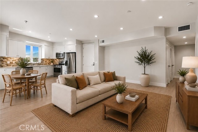 Building Photo - 10718 Acama St Unit 301