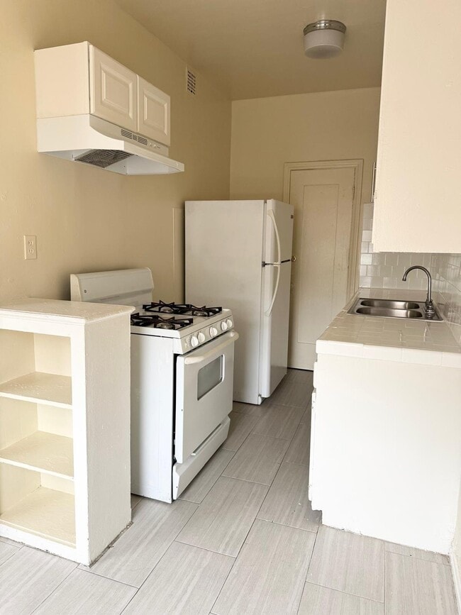Photo - 1154 Normandie Ave Unit 101