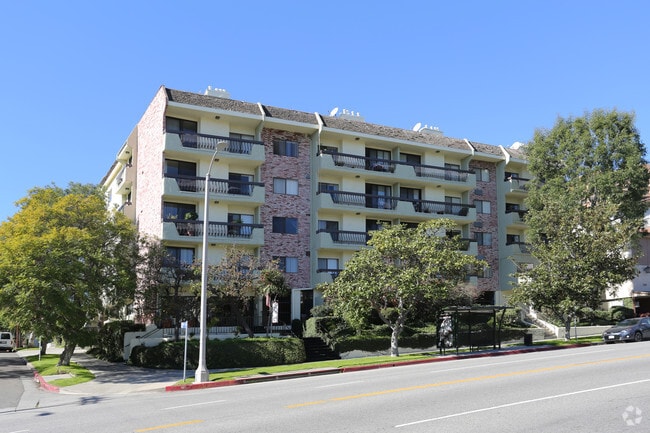 Wellworth Towers Apartments - Wellworth Towers Apartments