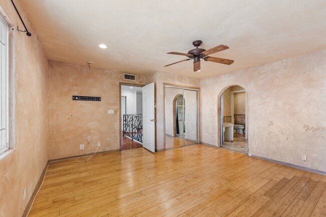 Photo - 8743 Topanga Canyon Blvd