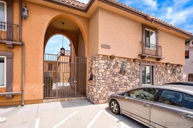 Building Photo - 4737 34th St Unit 7