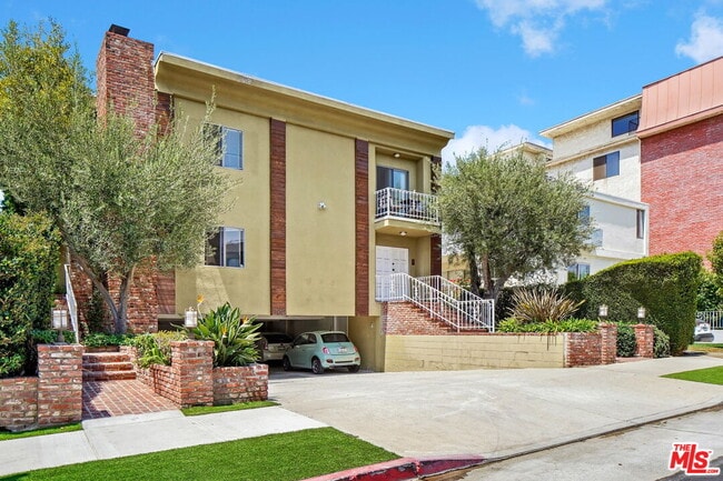 Building Photo - 11959 Dorothy St Unit 2b