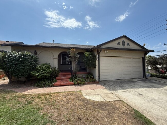 Building Photo - Stever Court-3 bed 2 bath in Culver City c... Rental