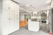 Photo - 6134 Longridge Ave