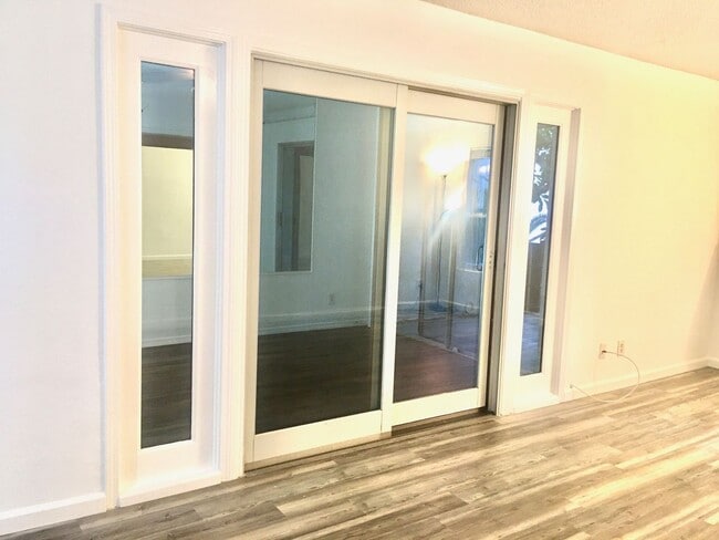 Photo - title - Beautiful 1 Bed/1 Bath Condo Apart...