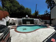Photo - 19555 Oxnard St House