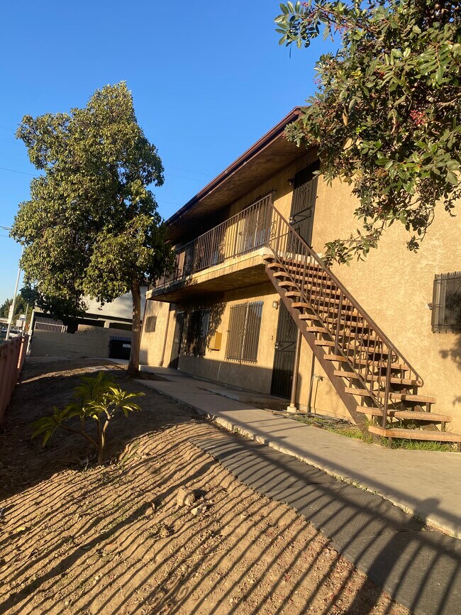 Front of building - 2458 S Normandie Ave