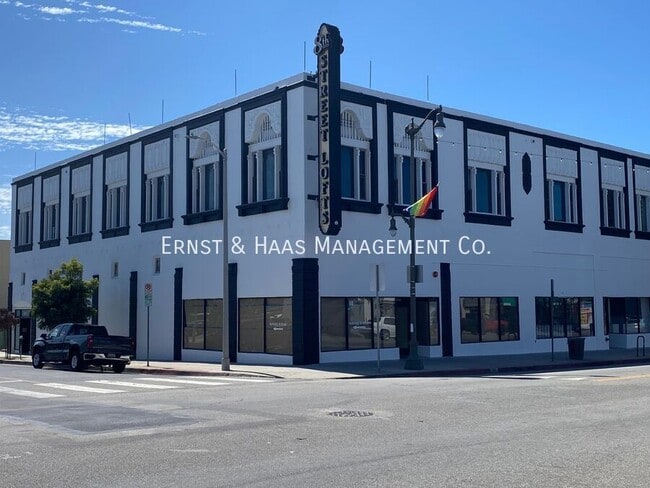 Building Photo - 800 S Pacific Ave Unit #208