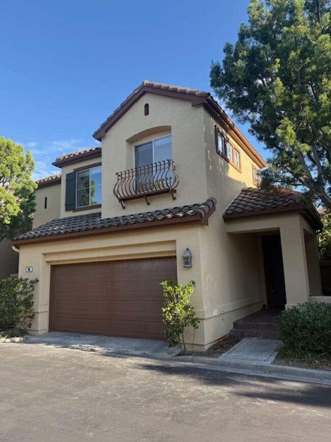 Building Photo - 3bdr Home located in the Prestigious Gated...