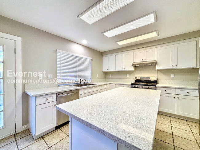 Photo - 2155 Begley Cir