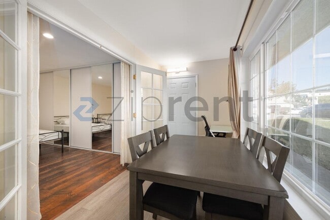 Photo - 2404 Manzana Way