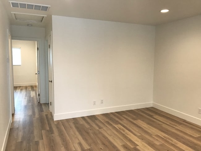 large living room - 189 Santa Isabel Ave Unit C