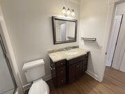Photo - 618 1/2 N Beachwood Dr Apartments