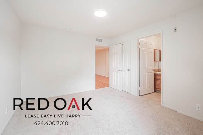 Photo - 4651 Cahuenga Blvd Unit 209