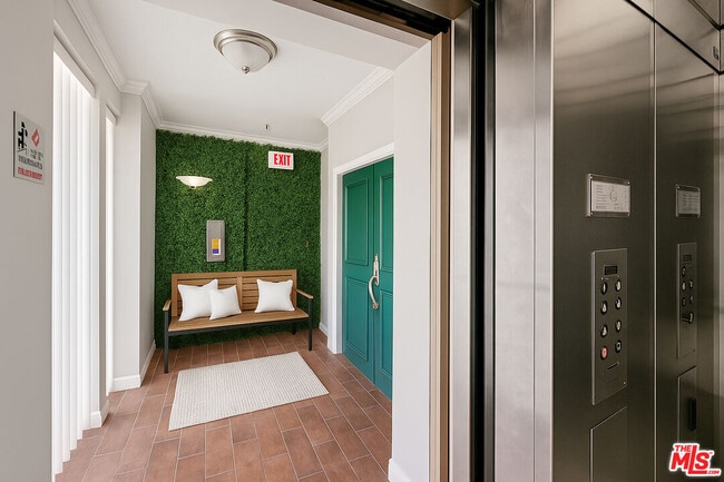 Photo - 214 N Crescent Dr