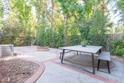 Photo - 640 E Banyan St