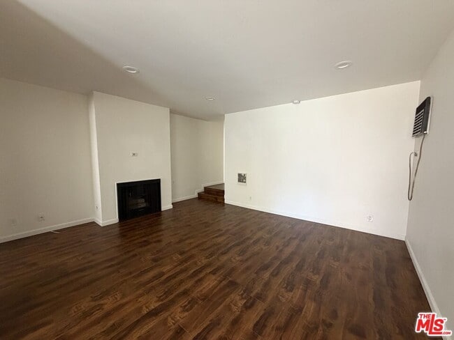 Photo - 1337 N Sierra Bonita Ave Unit 204