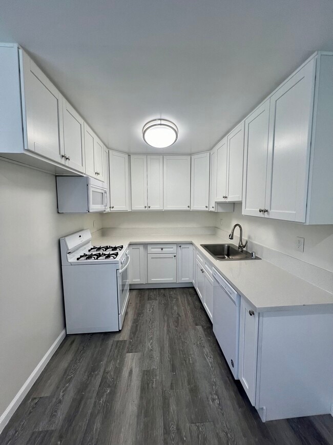 Photo - 15025 Burbank Blvd Unit 2