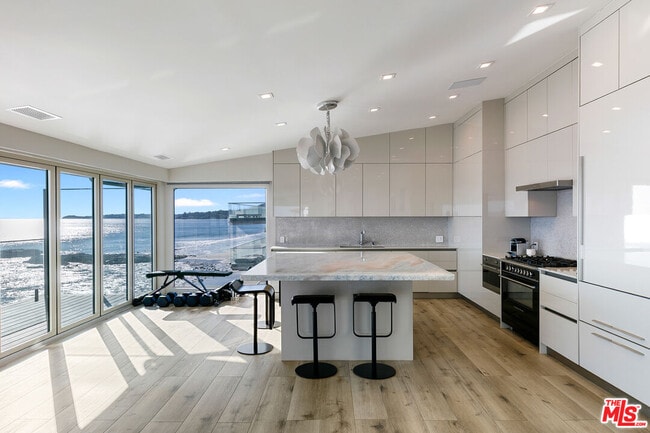 Photo - 25216 Malibu Rd