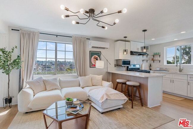 Photo - 2217 Scott Ave Unit 1/4