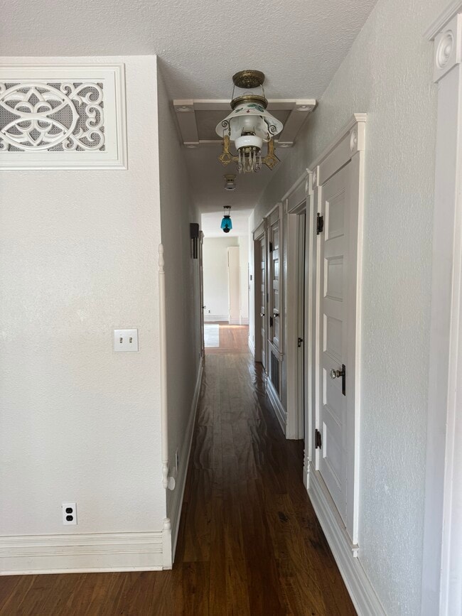 Photo - 105 E Olive Ave