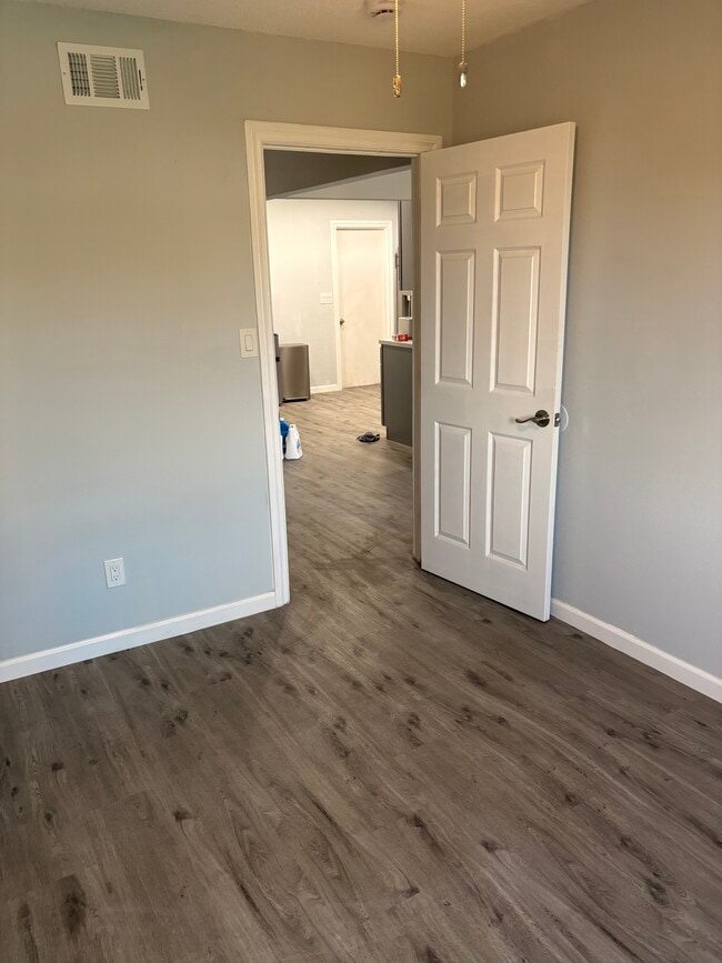 Photo - 23941 Landisview Ave