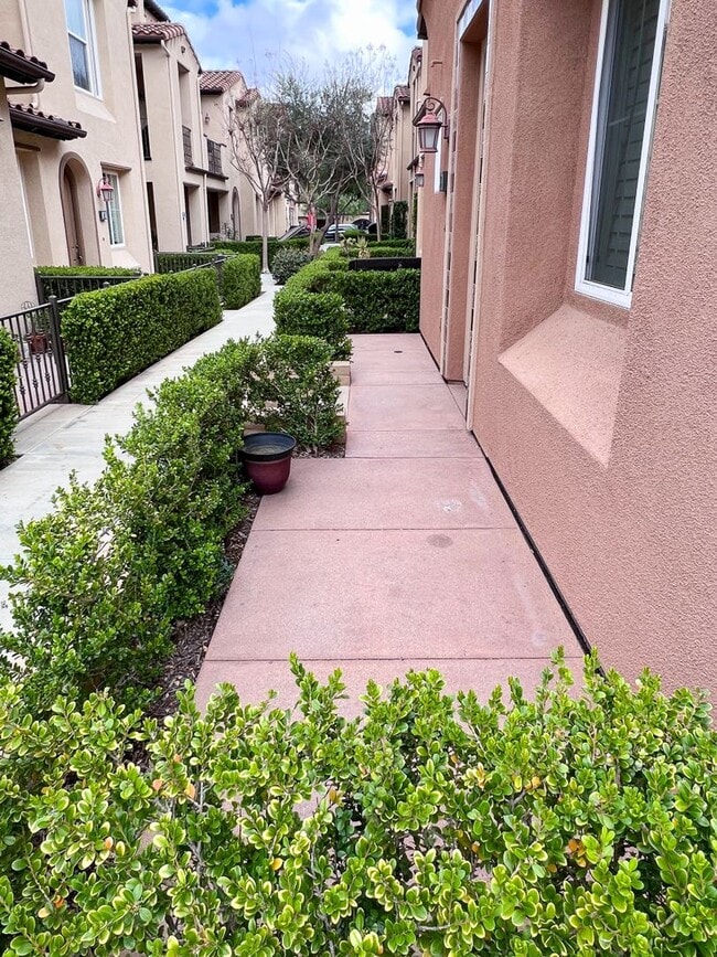 Photo - Outstanding Townhome in Aliso Viejo