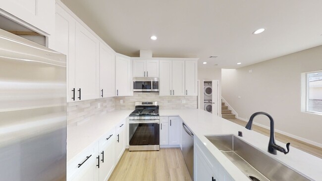 Photo - 4BD/2BA on Stewart!