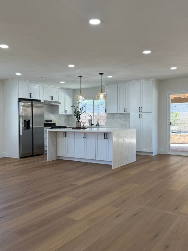 Building Photo - 251 Asta Ct