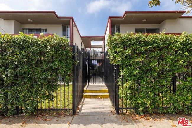 Photo - 1208 W Adams Blvd Unit 1