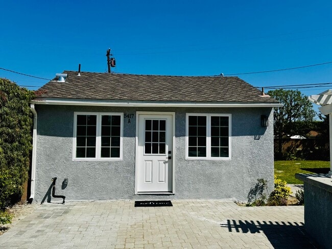 Gorgeous 1 Bedroom ADU with Laundry and pr... - Gorgeous 1 Bedroom ADU with Laundry and pr... House