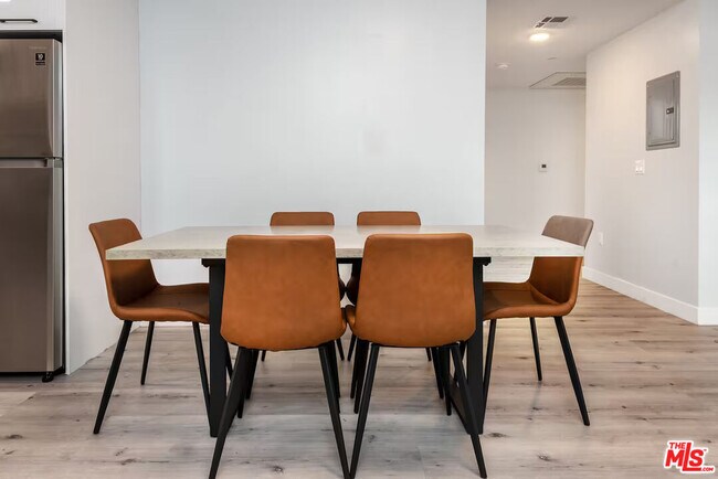 Photo - 917 S Berendo St Unit 301