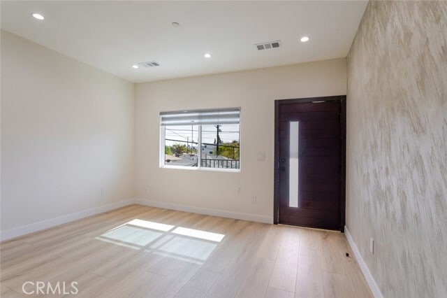 Photo - 11112 Emelita St