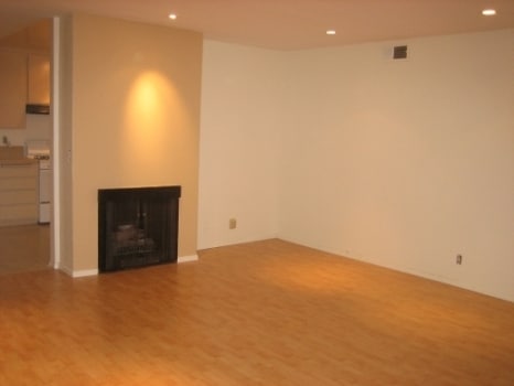 living room - 621 Strand St Apartments Unit 4