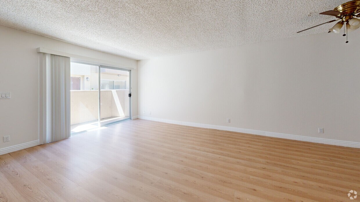 3D Tour - 10225 Hillhaven Ave
