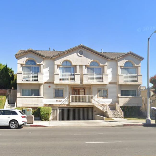 Photo - 7900 Woodman Ave