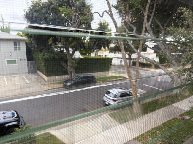 Photo - 907 N Gardner St Unit 5