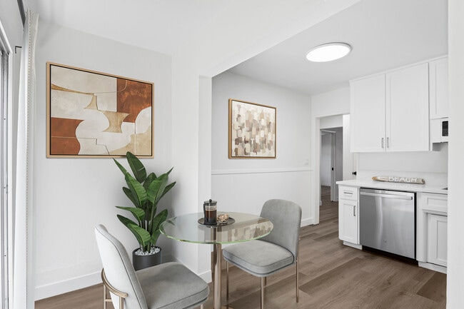 Photo - 830 E Ave
