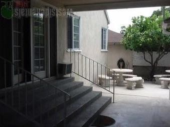 Spacious 2 Bedroom near Uptown Whittier - 12224 Beverly Blvd