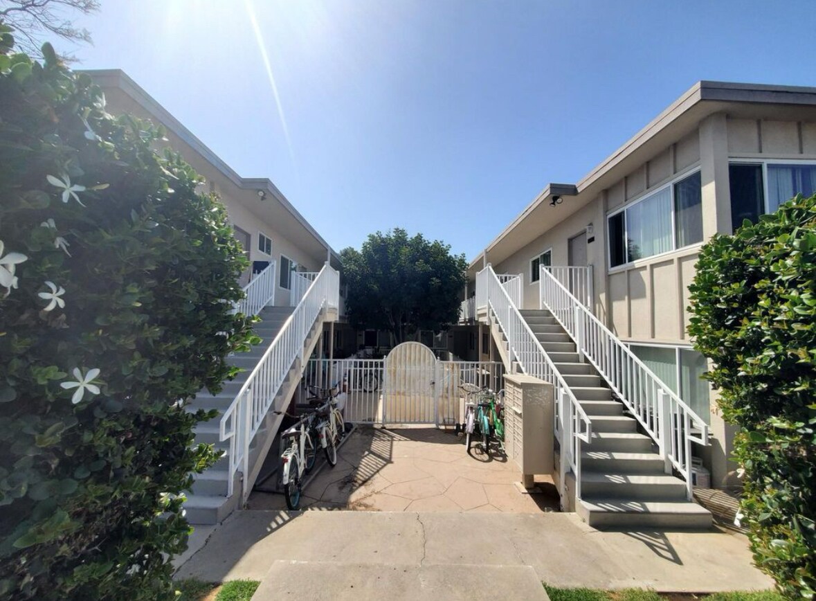 Photo - 1729 Diamond St Apartments