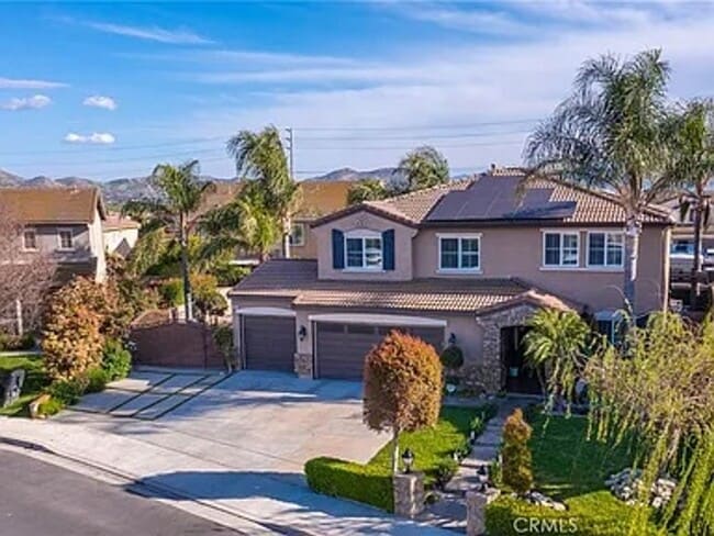 Absolutely Stunning home in Eastvale & loc... - Absolutely Stunning home in Eastvale & loc...