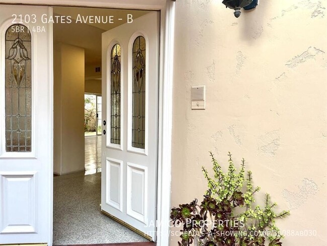 Photo - 2103 Gates Ave