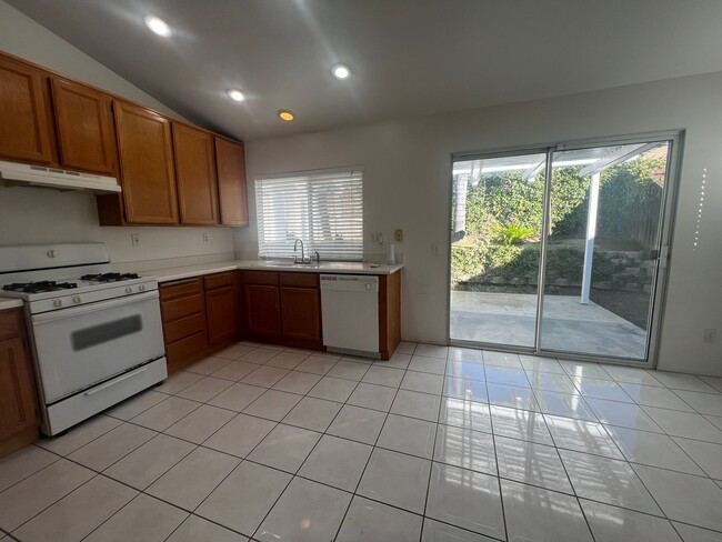 Photo - Beautiful upgraded 3 bedroom in Mission Grove!