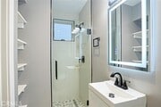 Photo - 605 W 4th St