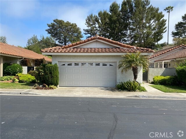 Building Photo - 22942 Via Cruz Rental