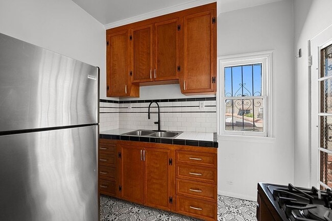 Photo - 639 N Spaulding Ave Unit 641.25